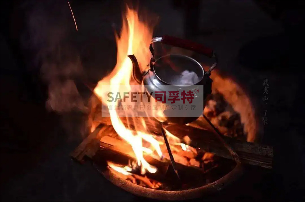 經(jīng)典永不過時，“圍爐煮茶”掀起新式社交風(fēng)「司孚特圍爐茶桌」(圖1)