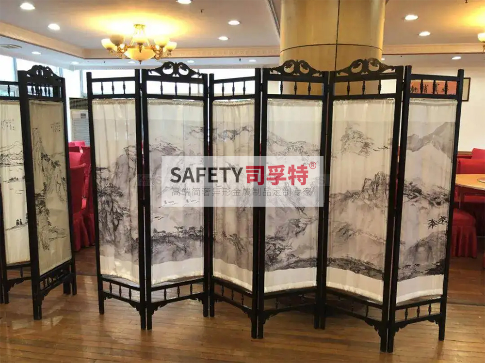 金屬屏風(fēng)有哪些種類？什么材質(zhì)的金屬屏風(fēng)好？[司孚特金屬屏風(fēng)](圖1)
