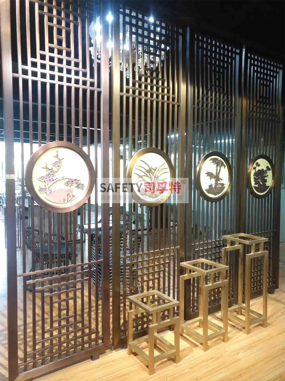 不銹鋼屏風(fēng)隔斷有哪些特點(diǎn)[司孚特金屬屏風(fēng)，不銹鋼屏風(fēng)](圖4)
