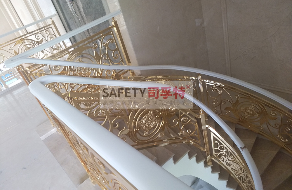 鋁藝鏤空雕花樓梯扶手：造型多樣，工藝成熟，彰顯高端品味(圖2)